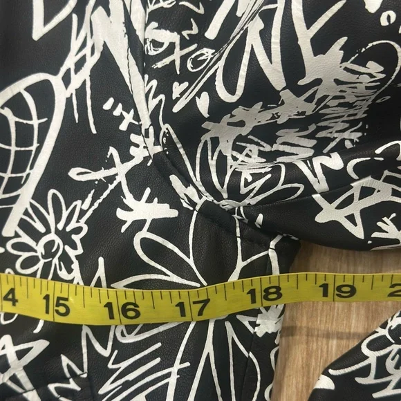 Michael Kors Graffiti Leather Black and White  Leather Moto Jacket SZ Small - Picture 7 of 10